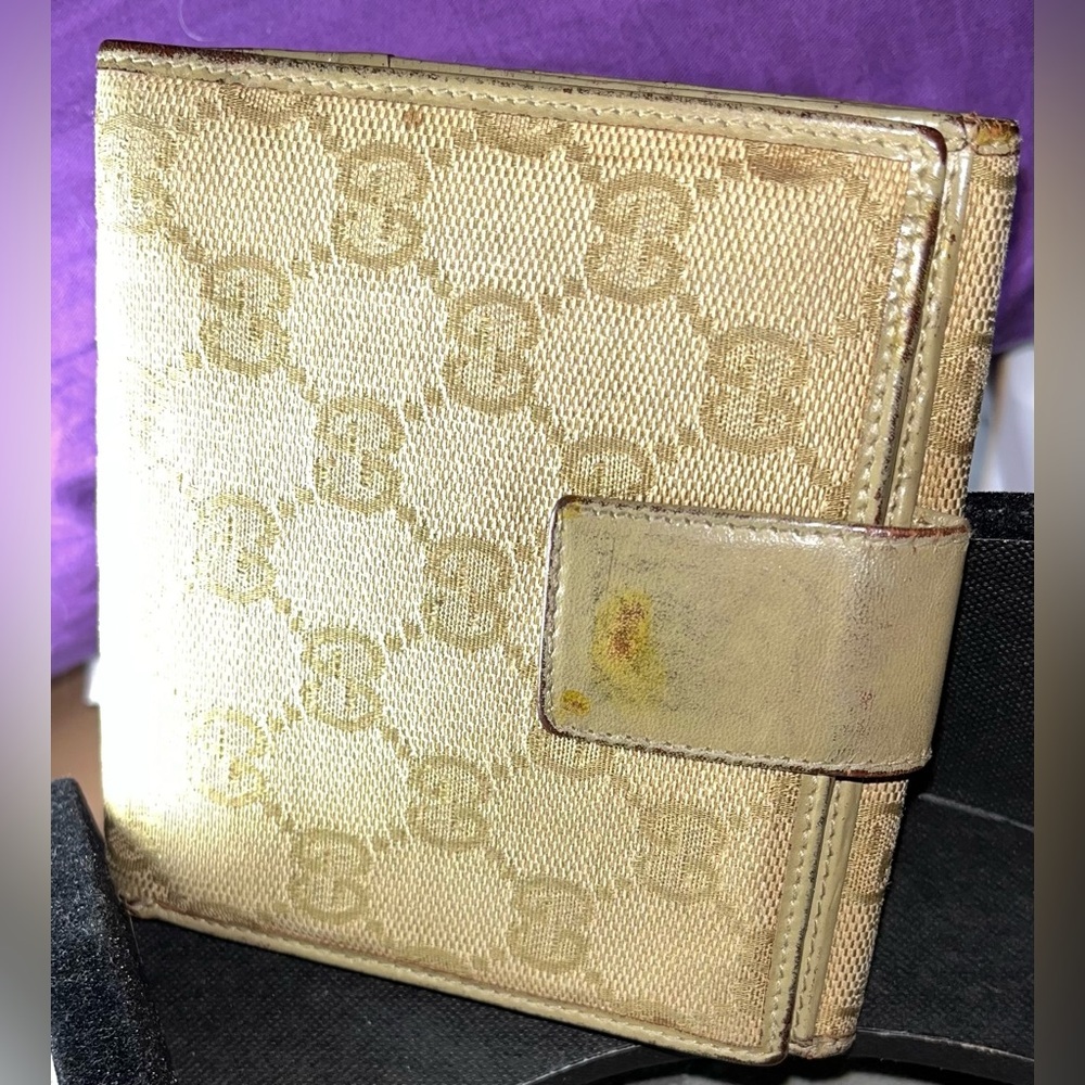 Gucci Beige Monogram Canvas Bi-Fold Wallet with Gold Plate - Picture 2 of 6